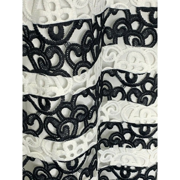 Francesca's Women's Dress Black White Halter Neck Floral Eyelet Size S NWT $54 - Picture 9 of 12